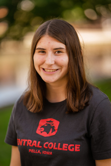 Gabby Petruzzello '24, Central College student ambassador